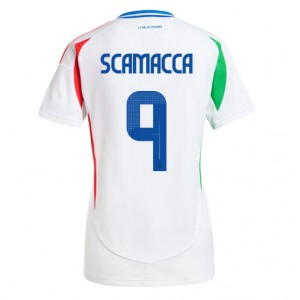 Fotbalové Dres Itálie Gianluca Scamacca #9 Dámské Venkovní Oblečení ME 2024 Krátký Rukáv